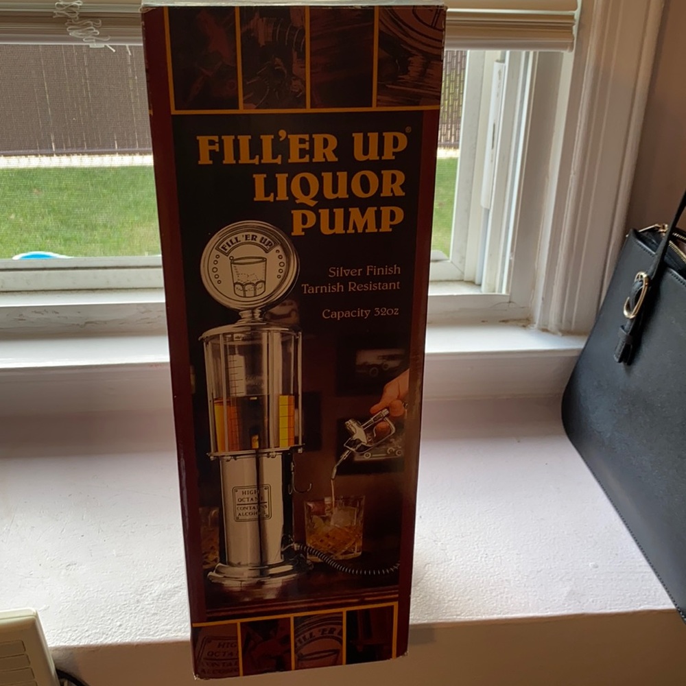 Christmas gift alert ! Never used alcohol pump machine !